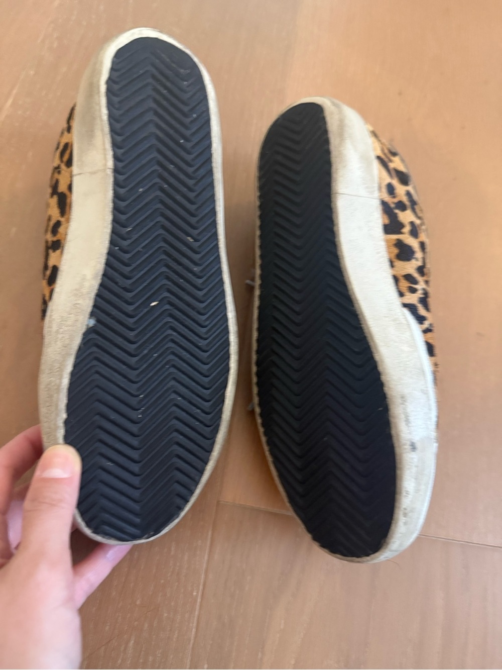 Golden Goose Leopard Print style Low-Top Sneakers with Black Star and Gray Suede - Picture 4 of 7